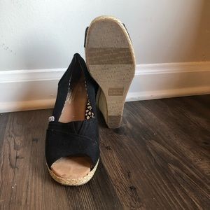 Tom’s espadrille wedges